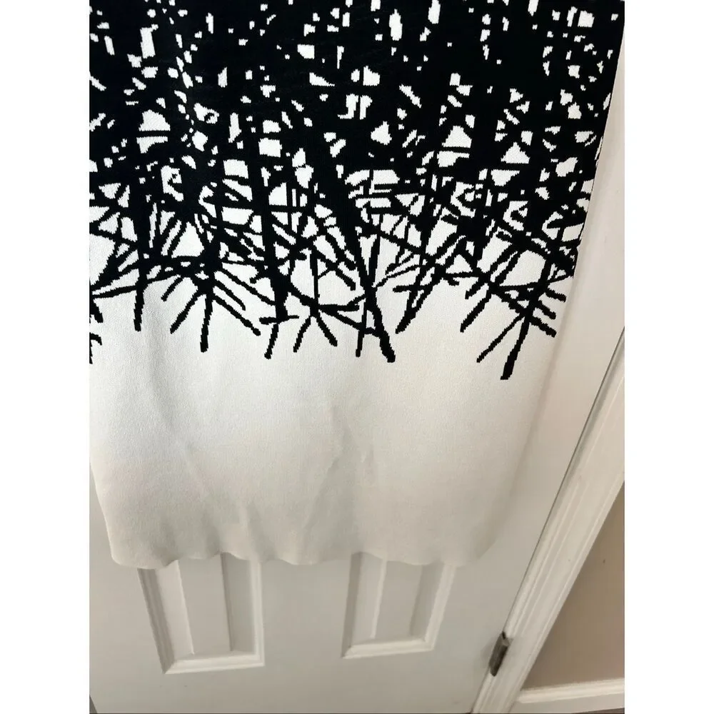 Calvin Klein Women's size PM Sheath Dress Bodycon Textured Black White pattern - Picture 8 of 8